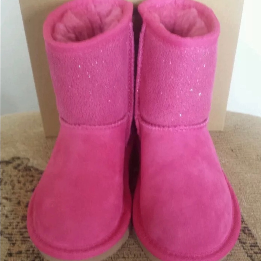 Brand New In Box Hot Pink Glittered Uggs Sz5Youth